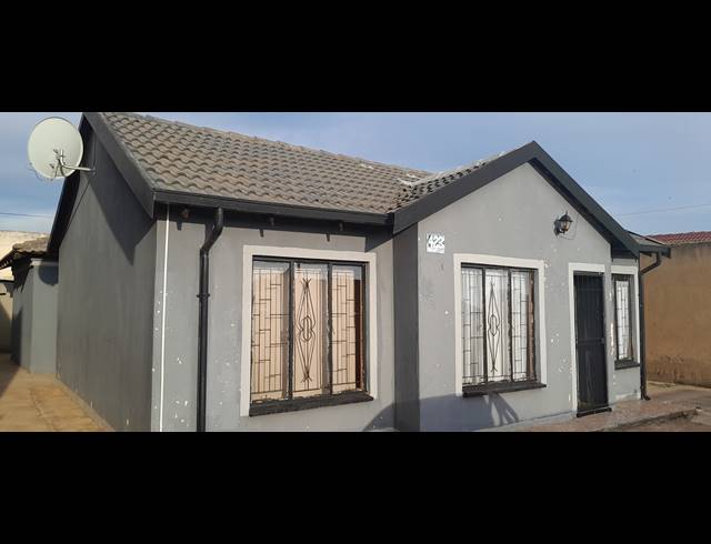 3 BEDROOM FREEHOLD FOR SALE IN VOSLOORUS